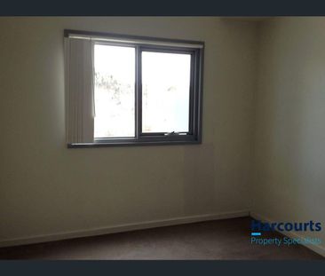 Stylish & Convenient 2x2 Apartment Living Near Transport & Shops - Photo 1