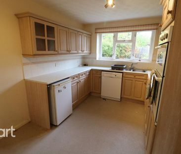 4 bedroom detached house to rent - Photo 4