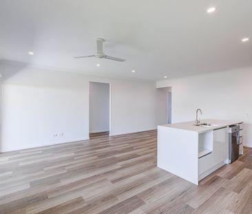 Large Family Home In Logan Reserve - Photo 6