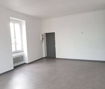 Location appartement 3 pièces 76 m² à Saint-Laurent-sur-Saône (01750) - Photo 1