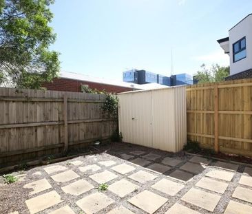 Stunning Unit in Unbeatable Location! - Photo 4