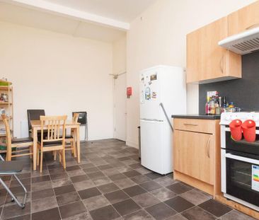 6 bedroom flat to rent - Photo 4