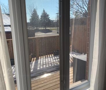 For Lease - 1061 Eagletrace Drive Unit# 85, London North, Ontario - Photo 2