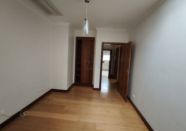 Apartamento T5 em Coimbra