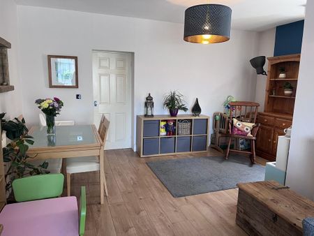 3 bedroom semi-detached house to rent - Photo 5