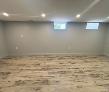 $1,899 / 2 br / 1 ba / 115 Green rd Unit 2 - Photo 5