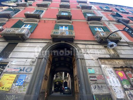 Bilocale via Santa Maria di Costantinopoli, Centro Storico, Napoli - Photo 5