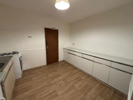 2 bedroom maisonette to rent - Photo 2