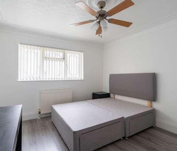 Livingstone Road, Gravesend, Kent, DA12 - Photo 3