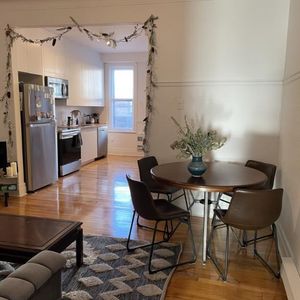 4 1/2 - Montréal (Le Plateau Mont-Royal) - $1 900 /mois - Photo 2