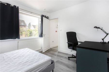 Elmside, Guildford, Surrey, GU2 7SH - Photo 5