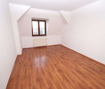 3-Zimmer-DG-Wohnung mit großer Küche, Bad mit Badewanne und Dusche - Photo 3