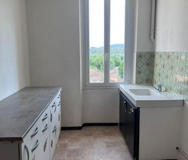 Location Appartement 3 pièces 63m² CAMPS LA SOURCE 83170 - Photo 3