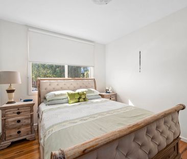 6 MONTH LEASE - Renovated beachside abode - Photo 5