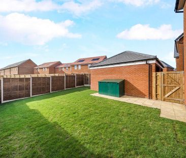 4 bedroom detached house to rent - Photo 4
