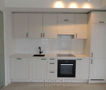 1202 1 Quarrington Lane - Photo 1