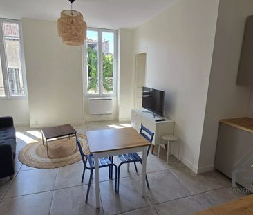 Charmant T3 meublé rénové à Nîmes centre - Photo 1