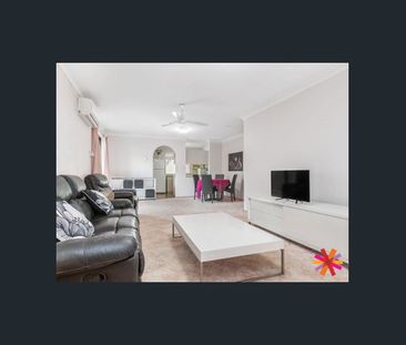 Private Rear Villa - Big Back Yard - Photo 3