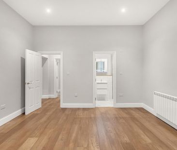 A beautifully proportioned two bedroom apartment ideally positioned for access to Richmond and St Margarets. - Photo 4