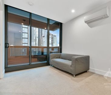 Furnished Two-Bedroom Apartment in the Iconic Vision Building - Photo 5