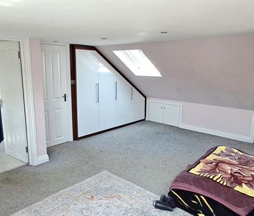 5 bed semi-detached house to rent in Robin Hood Drive, Bushey, WD23 - Photo 4