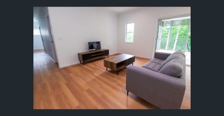 Spacious Room for Rent in Prime Indooroopilly Location - Photo 5