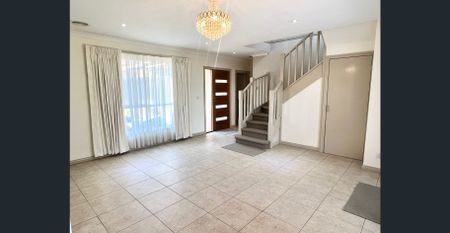 Quite court location walk to Syndal station and shops - Photo 3