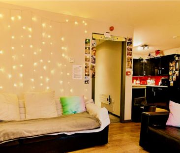 6 Bed 2 Bath - Photo 1