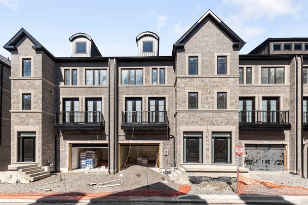 For Lease - 260 EAGLE Street Unit# 9, Newmarket, Ontario - Photo 1