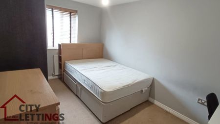 2 Bedroom Apartment - Photo 3