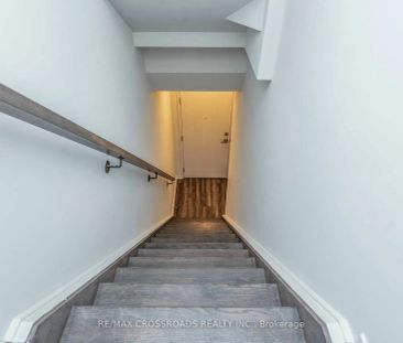 Condo Townhouse For Lease | N9261185 - Photo 2