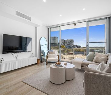 1 Bed + Study with Panoramic Views - Photo 1
