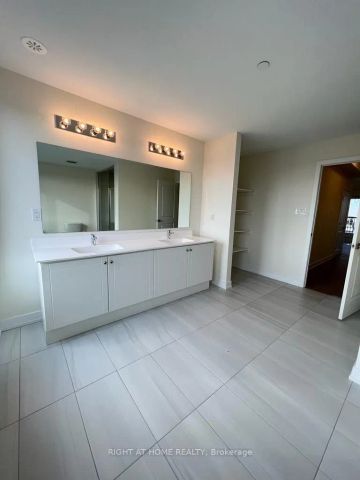 Condo Townhouse For Lease | W9251124 - Photo 4