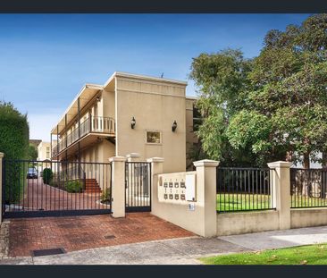 One bedroom apartment, unit, townhouse & warehouse - Photo 6