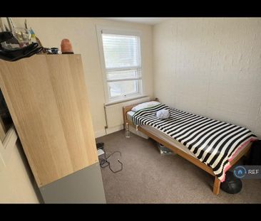 4 bedroom terraced house to rent - Photo 6