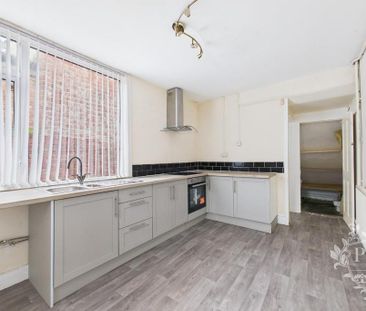 3 bedroom terraced house to rent - Photo 6
