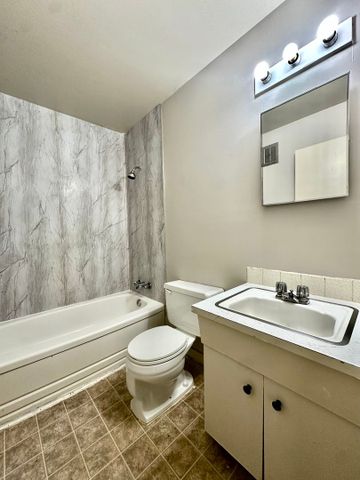 Killarney Manor 9108 127 Avenue NW - Photo 2