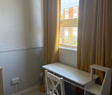 Bedsit, Brooksbys Walk, E9 - Photo 1