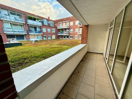 Frisch renovierte 2-Zimmer-Wohnung mit Loggia und Tiefgaragenstellplatz in Neustadt - Photo 5