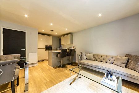 1 Bed, Apartment - Photo 3