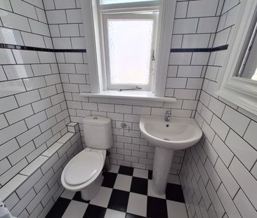 Retro in The Brooklyn - Photo 5