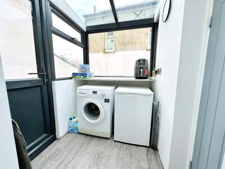 2 bedroom terraced house to rent - Photo 4