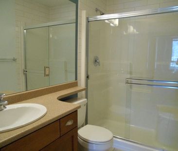 2bed + den 2bath Condo; Sundance Ridge – Available October 1st - Photo 3