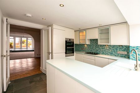 3 bed apartment to rent in Chanel View, Bexhill-on-Sea, TN40 - Photo 3