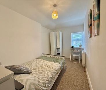 Room in a Shared Flat, Chantry Road, BS8 - Photo 4