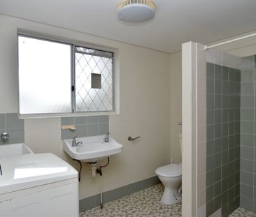 SELF CONTAINED APARTMENT - GLADSTONE CBD - Photo 6