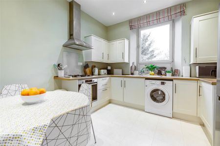 2 bedroom flat to rent - Photo 4