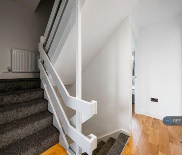 4 bedroom maisonette to rent - Photo 6