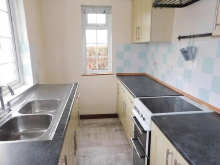 3 bedroom detached house to rent - Photo 4