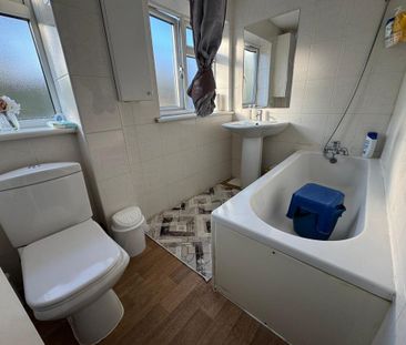 2 bedroom terraced house to rent - Photo 3